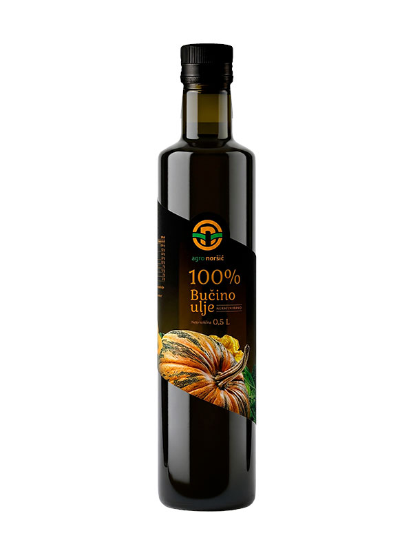 Pakiranje od pola lite (500ml) čistog bučinog ulja Agro Noršić, toplo prešano za svakodnevnu upotrebu.